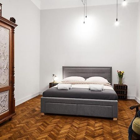 Househost Apartment: Jozefa Dietla 73/7 คราคูฟ ภายนอก รูปภาพ