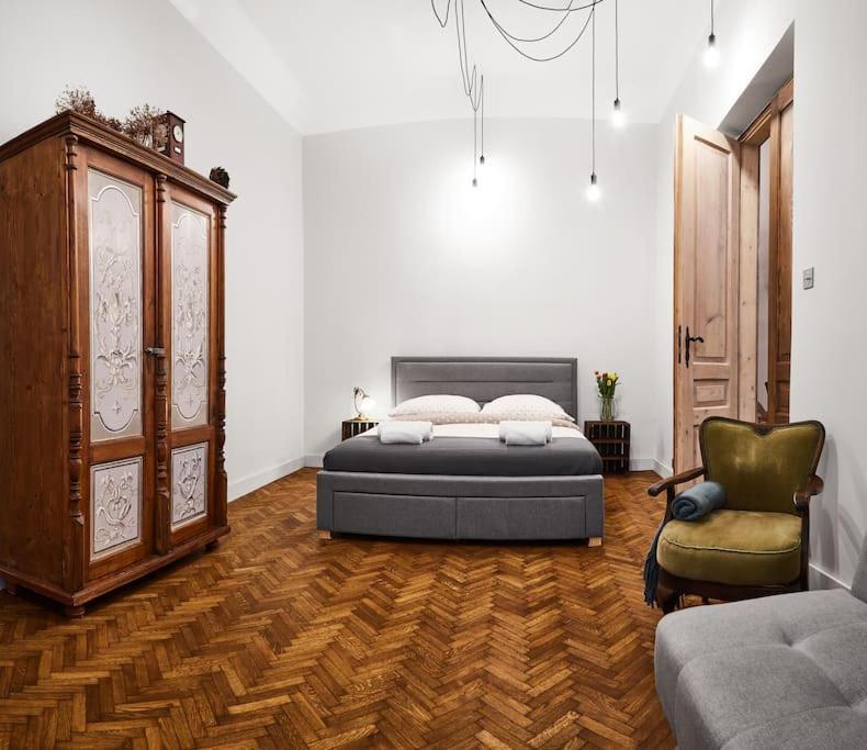 Househost Apartment: Jozefa Dietla 73/7 คราคูฟ ภายนอก รูปภาพ