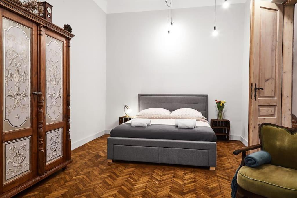 Househost Apartment: Jozefa Dietla 73/7 คราคูฟ ภายนอก รูปภาพ